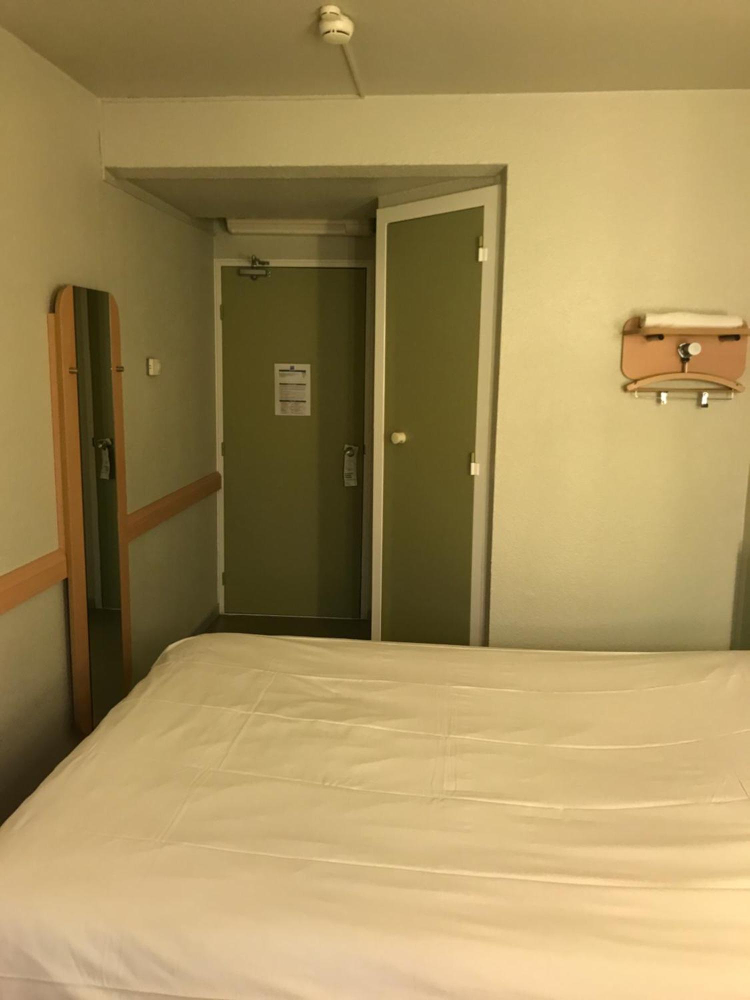 Ibis Budget L'Isle Adam Exterior foto
